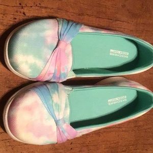 Sketchers Gaga Mat Women’s Sneakers Size 10.